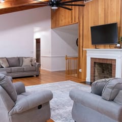 Hunter's Cove · 3BR 3 Bath home with hot tub next to Cave Run La