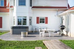 Country Cottage · Country Cottage - Image 5