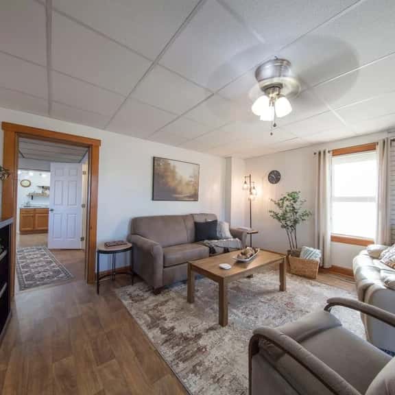 Wayfarer Inn · Wayfarer Inn - Image 1