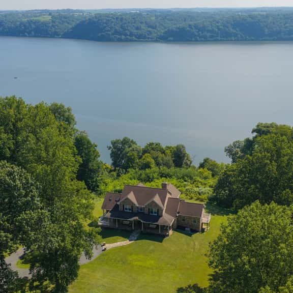 River Haven with Hot Tub - Image 1